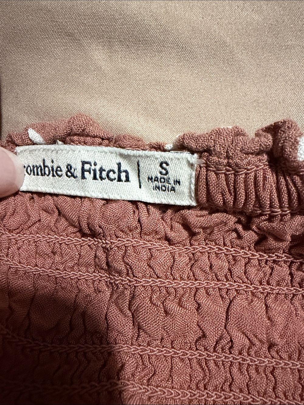 Abercrombie & Fitch Dusty Rose Smocked Tank Top - Picture 4 of 9